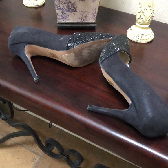 Women’s shoes heels - Picture 3 of 3